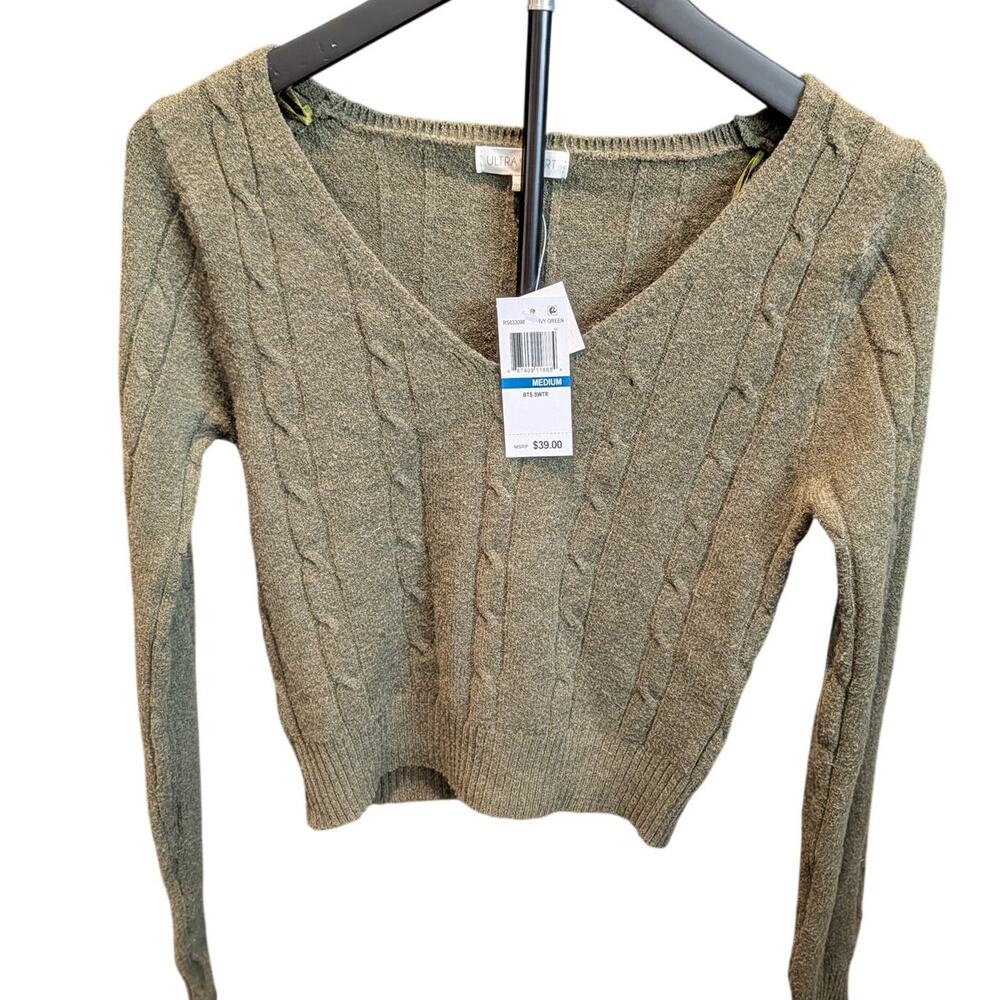 Ultra Flirt Ivy Green Cable Knit V Neck Sweater Medium NWT